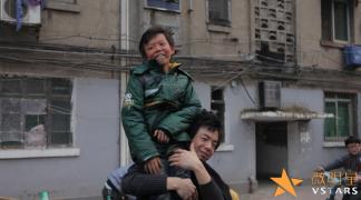 《小偷儿》感人微电影