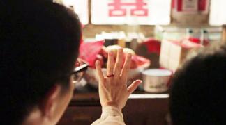 《老魔术师》执子之手 与子偕老