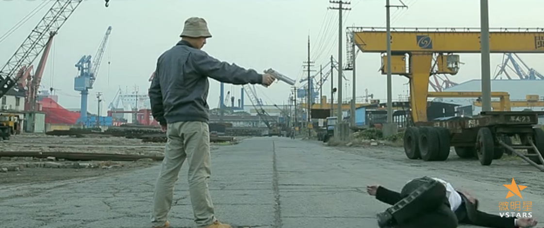 微明星网 微电影 黑色幽默 蠢货