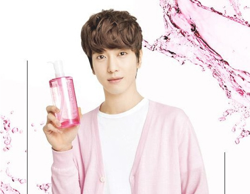 微明星网 微电影 樱花之恋 郑容和 CNBlue 植村秀