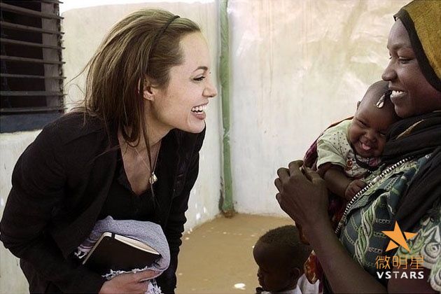 微明星网 安吉丽娜·朱莉 布拉德·皮特 沉睡魔咒 