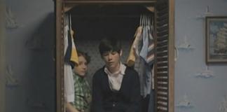 十分诡异好看的短片《衣柜迷藏》