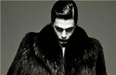 他是导演，他也许比女人更美 天才导演多兰昔日女装照曝光