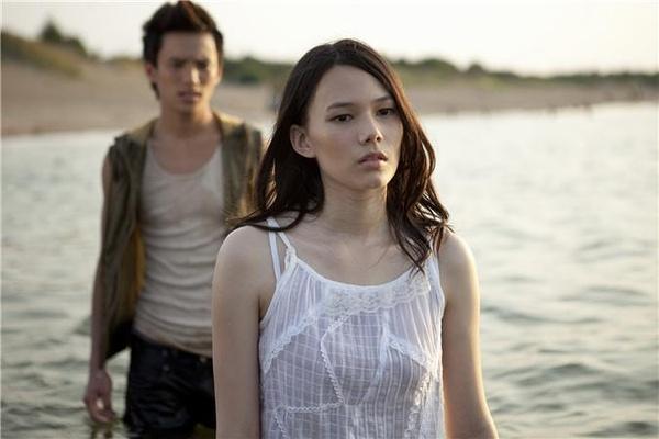 他们在毕业的前一天爆炸