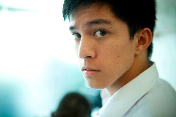 他们在毕业的前一天爆炸