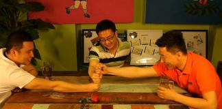  微电影《8弃8离》中国首部主持人血泪成长史