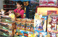 电影衍生品收入惊人 国内市场谁来承包