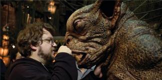 和吉尔莫德尔托罗一起拍电影？