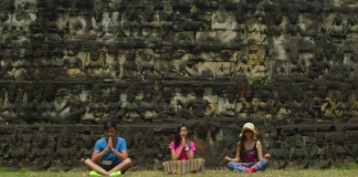 陌陌美女驴友异国奇遇广告《奇妙之旅》