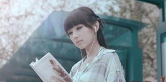 大学时光的美好爱情-《对面车站的女孩》