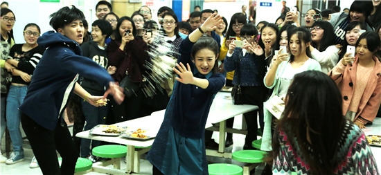 赵丽颖 实习生 食堂打架 泼饭