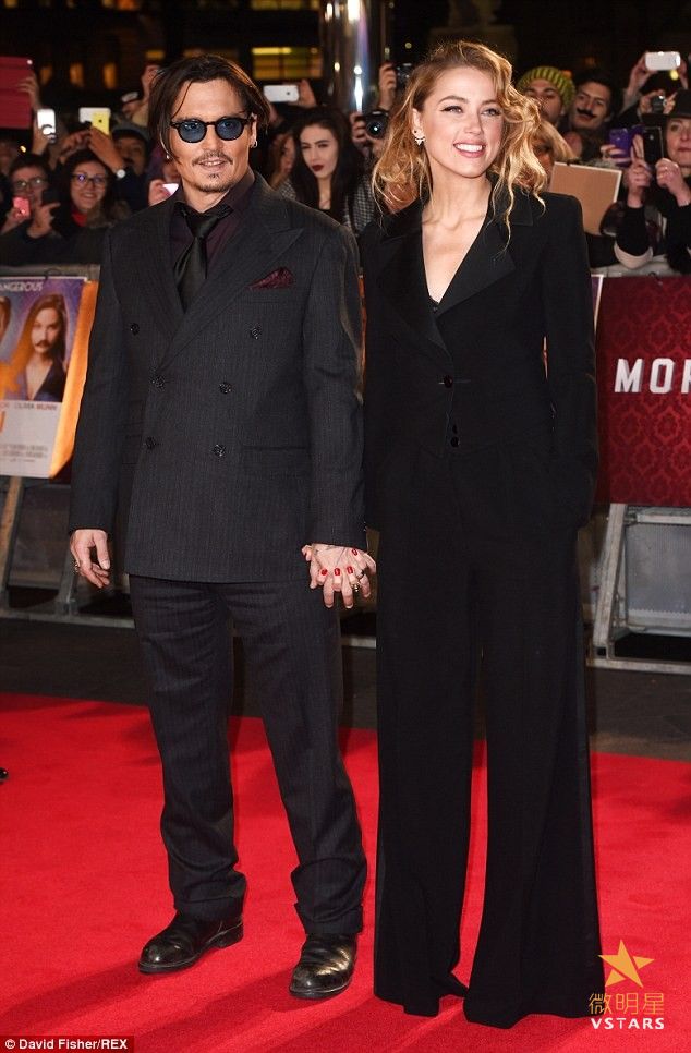 贵族大盗 首映 约翰尼·德普 艾梅伯·希尔德