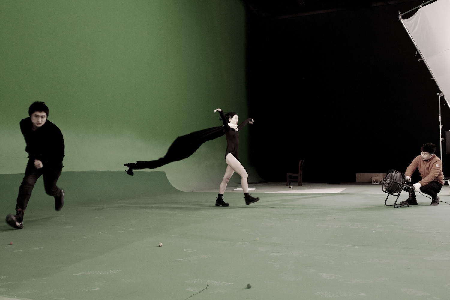 香料乐队,受力分析,中国演出,实验哲学