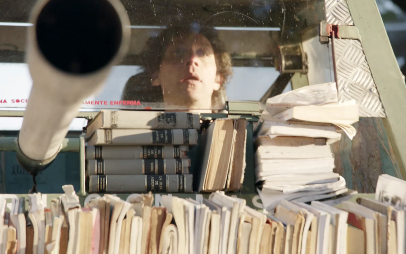 行为艺术,坦克与书籍,公益书籍,七夕公益广告