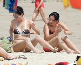 吴绮莉罕见比基尼旧照曝光