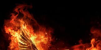 《饥饿游戏3（下）》首发海报，  Mocking bird永远燃烧